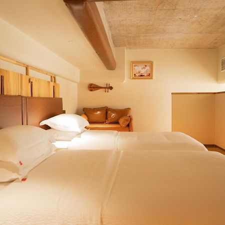 Patio Spring Holiday Inn -- Free Round Trip Pick-Up Service --Panoramic View Of Tianmen Mount Zhangjiajie Eksteriør billede